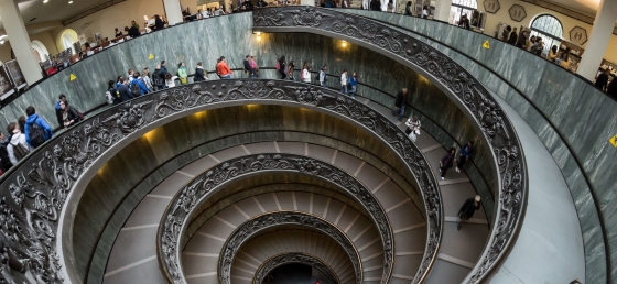 LARGE ENVIRONMENTS: Vatican Museums, UVC disinfection of the equipment offered to visitors  - Light Progress